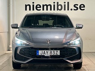 MG 3 Hybrid+ Luxury Metallic 360° GPS Pvärm S/V-hjul MOMS