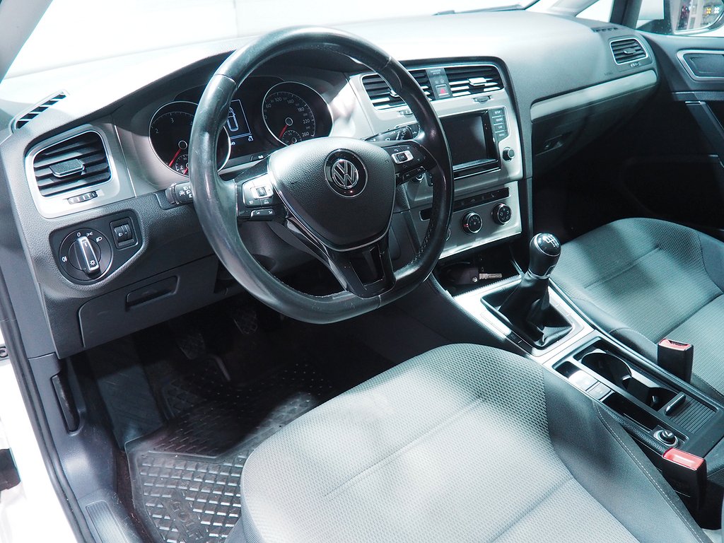 Volkswagen Golf Sportscombi 1.6 TDI 4M 105hk Drag D-värm 2015