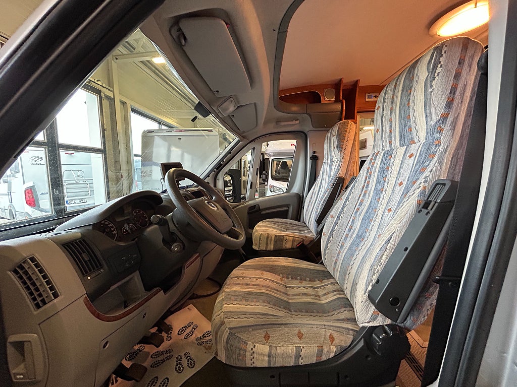 LMC LIBERTY FINISH TI 7100 / ALDE / Kamkedja / Ugn / Solcell - LMC