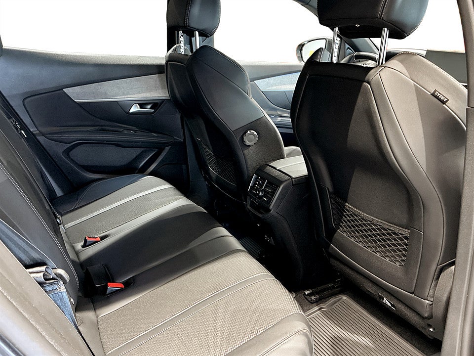 Bild på Peugeot 3008 GT 1.2 PT 130hk Aut DRAGKROK 360-KAMERA CARPLAY