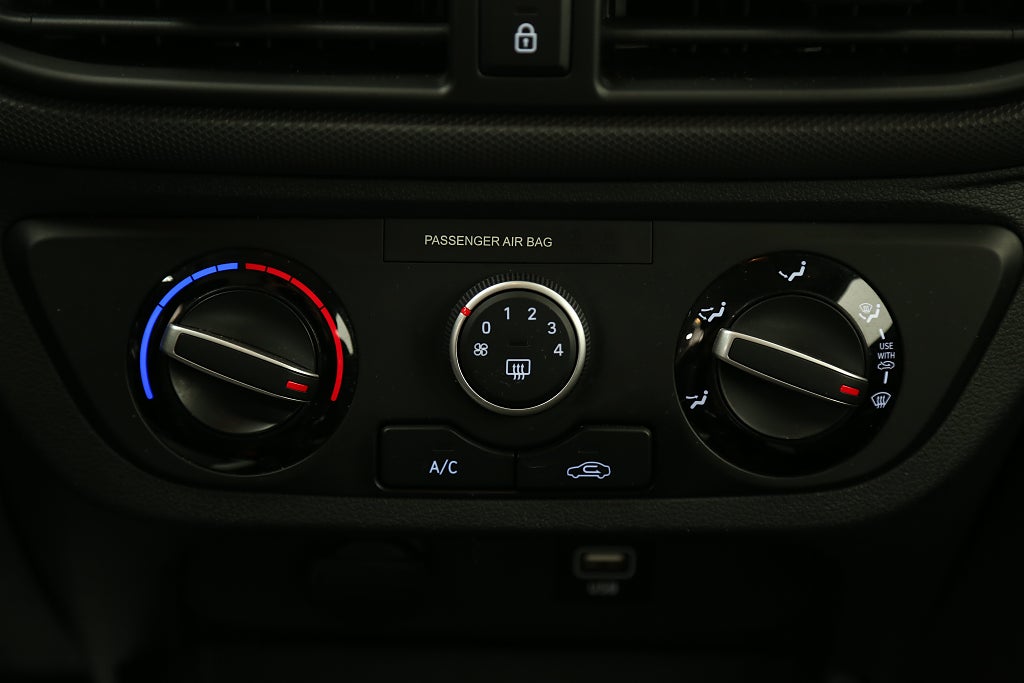 Hyundai i10 1,0 blue 67hk AMT Essential Automat CarPlay 2020