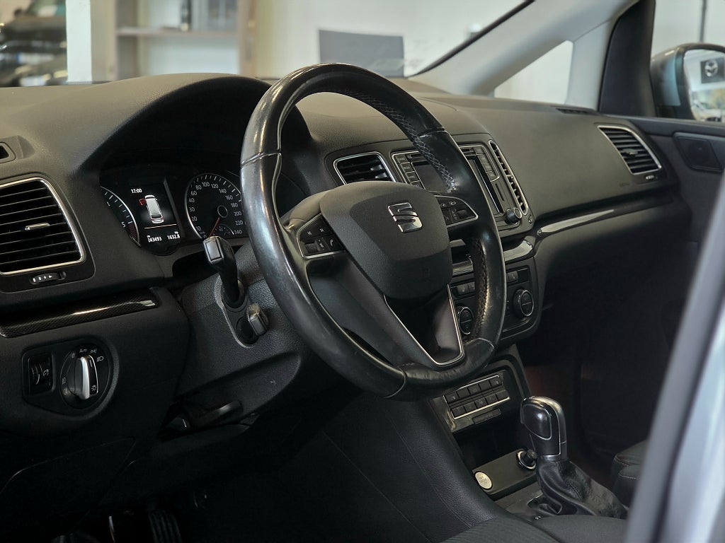 Seat Alhambra 7-sits 2.0 TDI DSG Automat /Panorama/Drag /3,45% ränta
