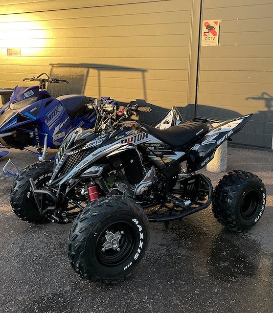 Yamaha RAPTOR 700 R SE EXTRA UTRUSTAD KÖRT 2 TIMMAR 