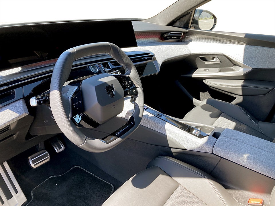 Bild på Peugeot 5008 GT Hybrid 145hk Aut KAMPANJ BRÄNSLE INGÅR