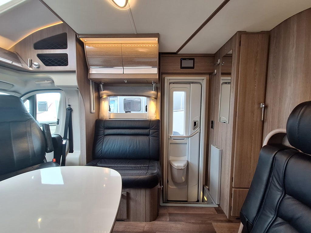 Kabe TM X 780 LGB Långbädd, Automat, Solcell, AC