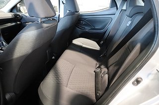 Halvkombi Toyota Yaris 10 av 18