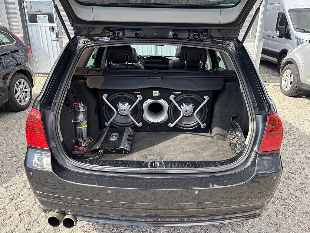 BMW 320D Touring Panorama Ny bes