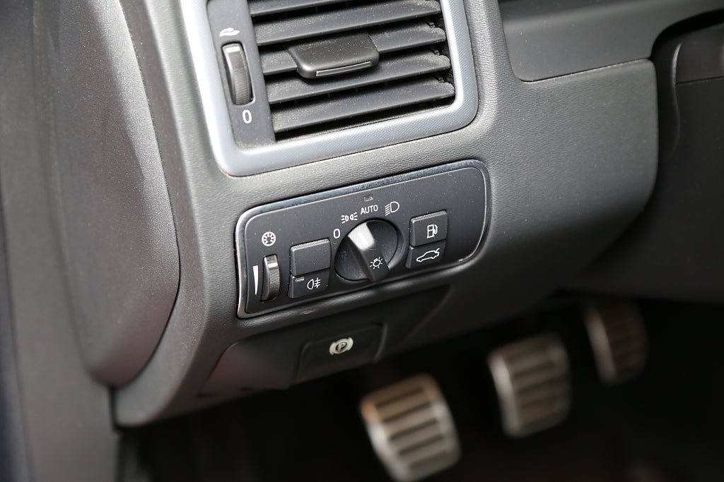 Volvo V70 D4 II S/S Sport E Business PRO Drag Navi VOC Läder 2015