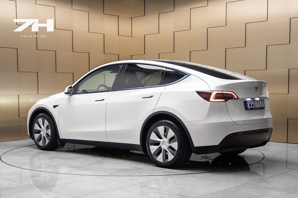 Tesla Model Y Long Range AWD / Pano / Autopilot