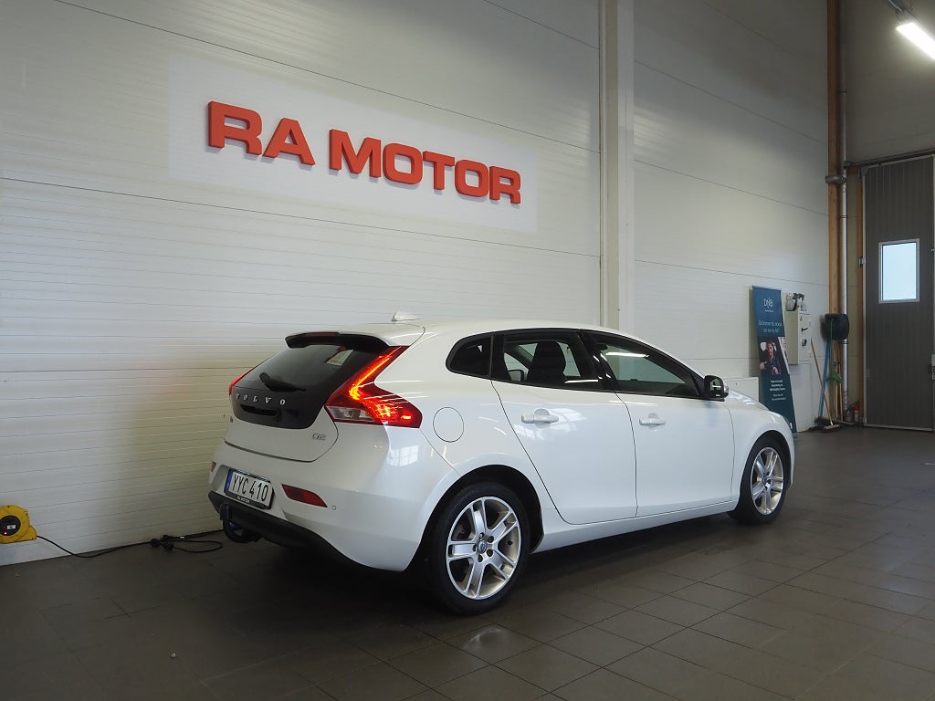 Volvo V40 D2 Business 120hk Drag P-Sen VOC D-Värm 2018