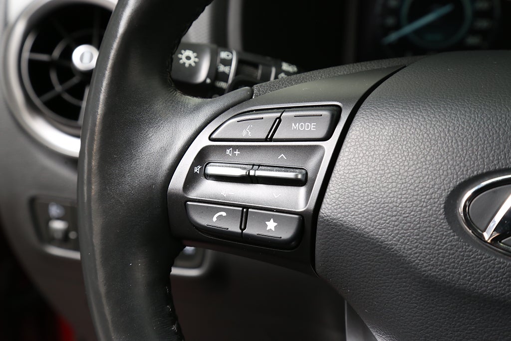 Hyundai Kona 64 kWh Advanced 204hk Skinn KRELL Head-up Två-tons Lack
