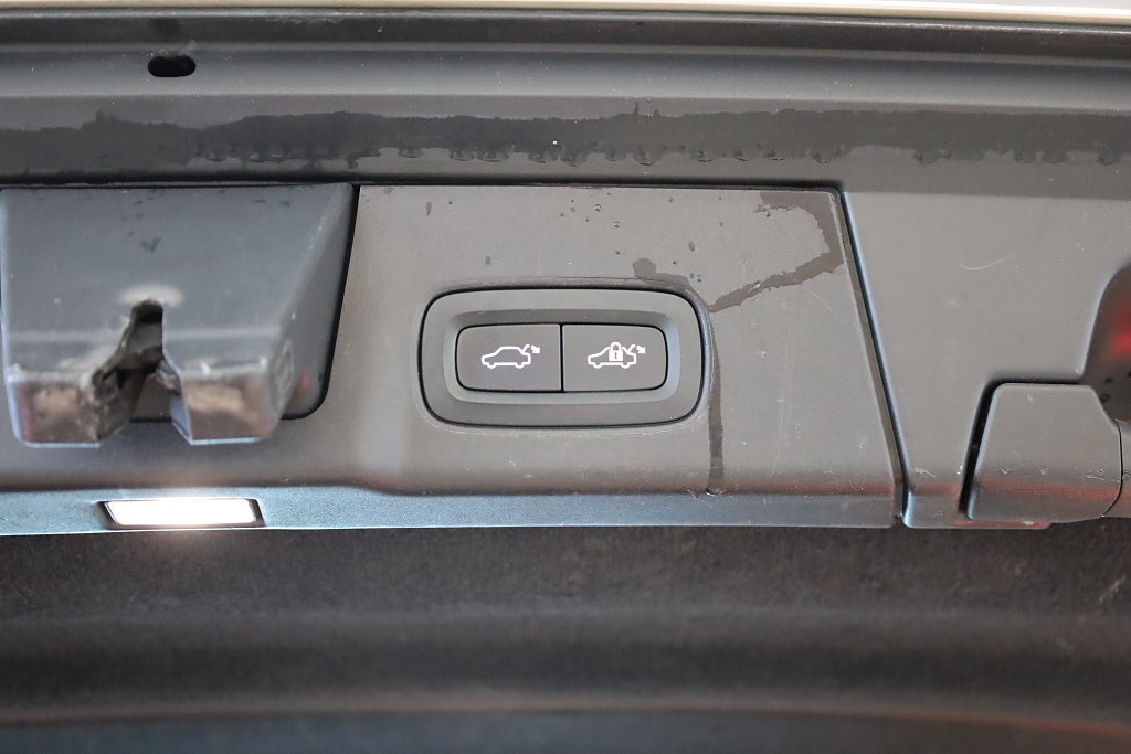 Volvo V90 Recharge T6 AWD AUT R-Design H&K Pano HUD 360° Navi