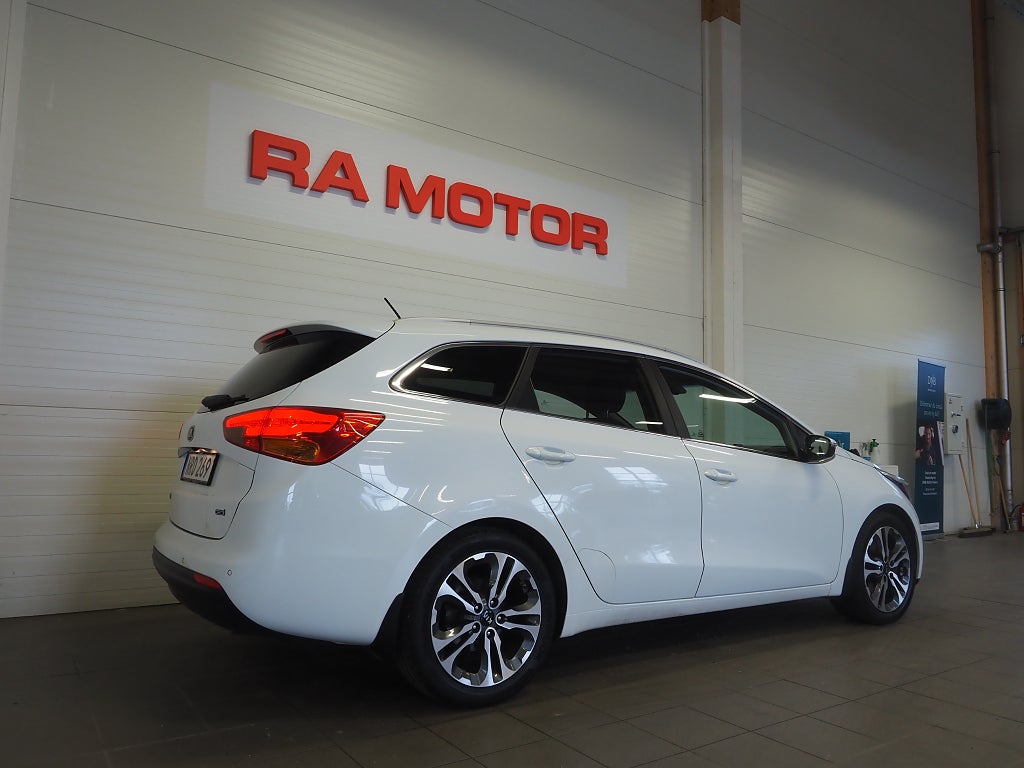 Kia Ceed _sw 1.6 CRDi EX Automat Business Backkamera Skinn 2015