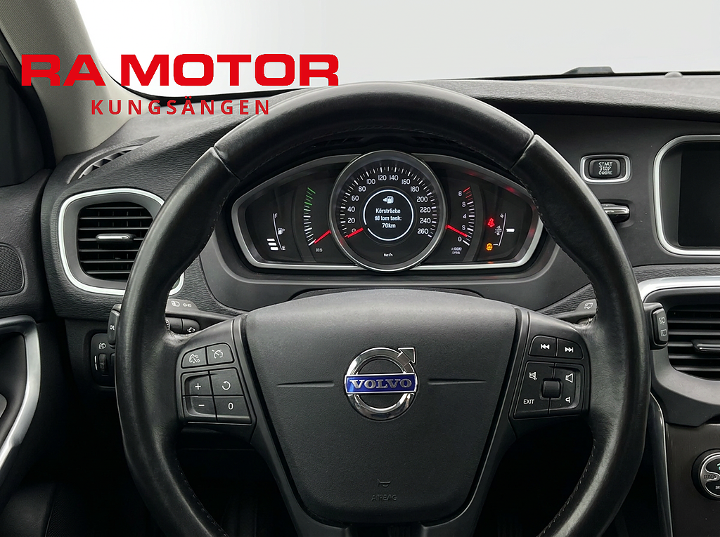 Volvo V40 T2 122hk | Business | P-Värm | P-Sensor | 2017