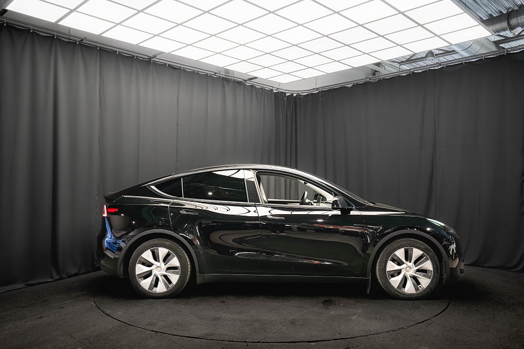 Tesla Model Y Long Range AWD DRAG PANO LÄDER 1-ÄGARE BATTERITEST MOMS