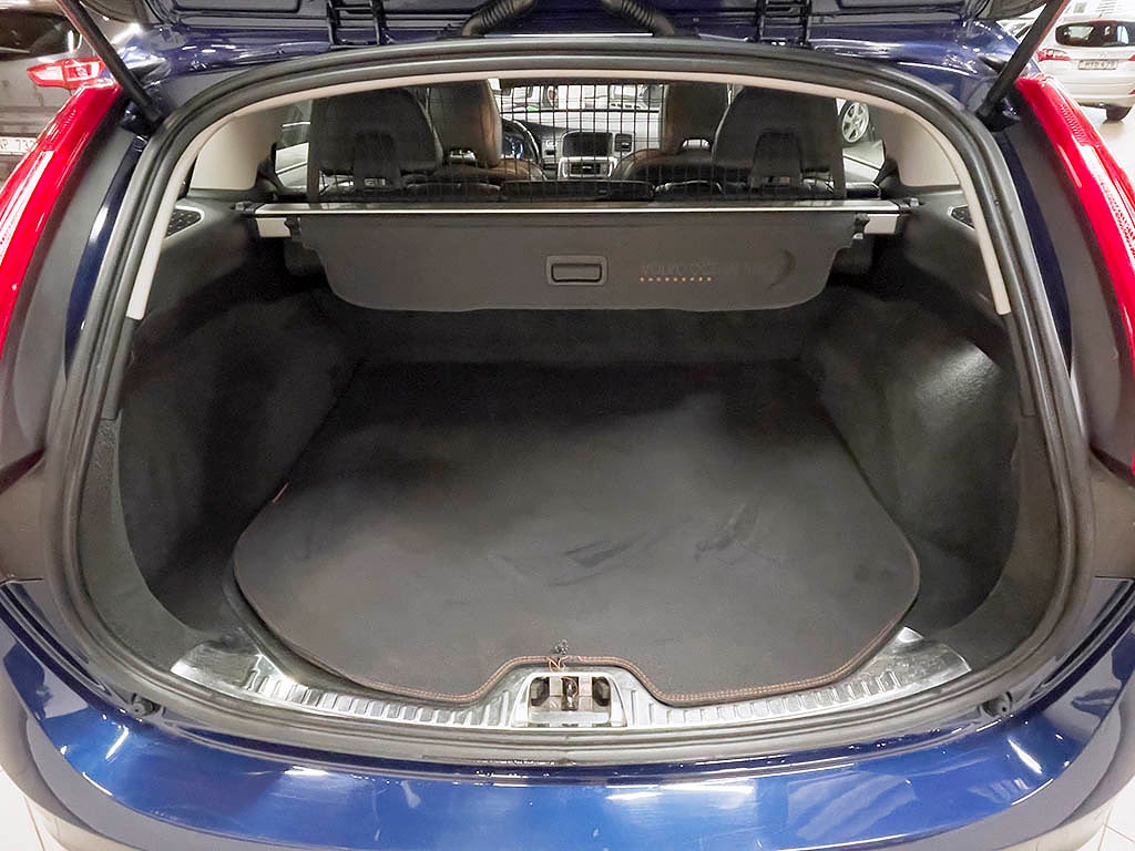 Volvo V60 D4 181HK Automat Ocean Race