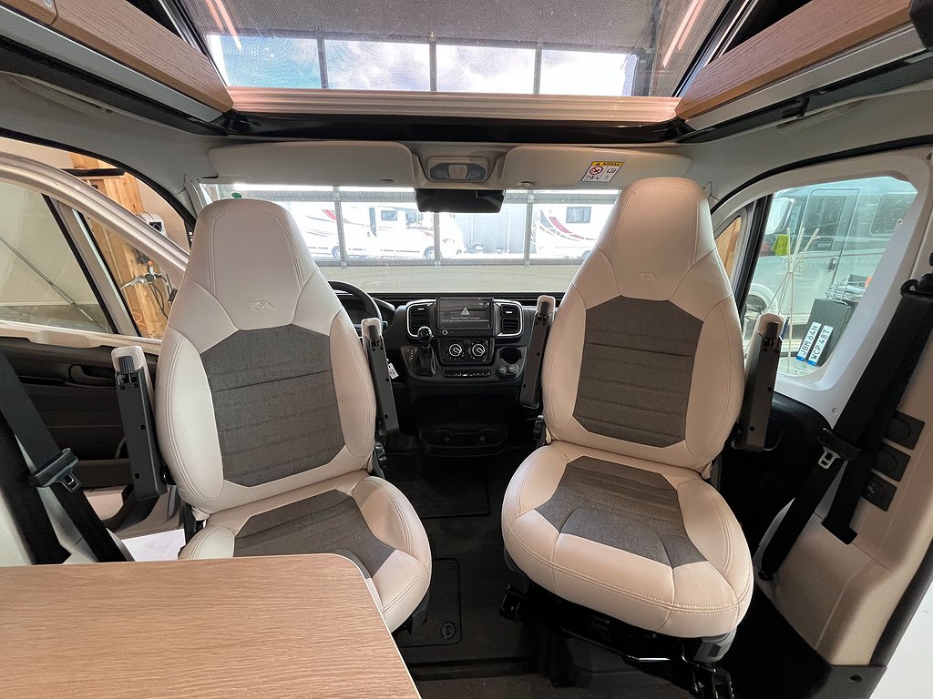 Adria Twin 640 SLB (60Y) / Långbädd / B-körkort / Automat - Adria