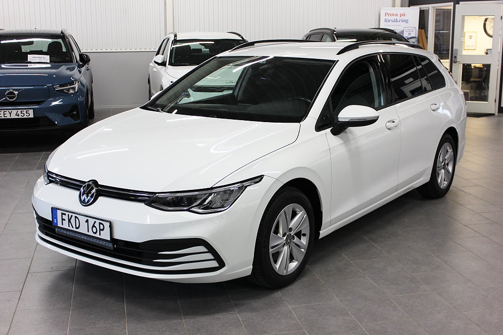 Volkswagen Golf Sportscombi 1.5 eTSI DSG 131 Cockpit Drag Vinterhjul 