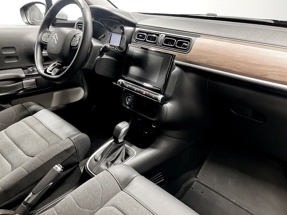 Bild på Citroën C3 Shine 1.2 PT 110hk Aut - B-KAMERA, CARPLAY