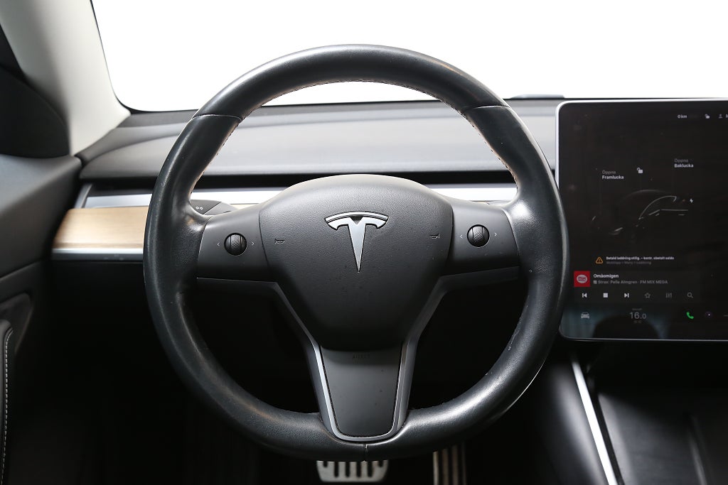 Tesla Model 3 Long Range AWD | Pano | B-Kamera | Skinn | 2019