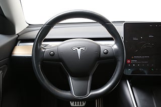 Sedan Tesla Model 3 15 av 27