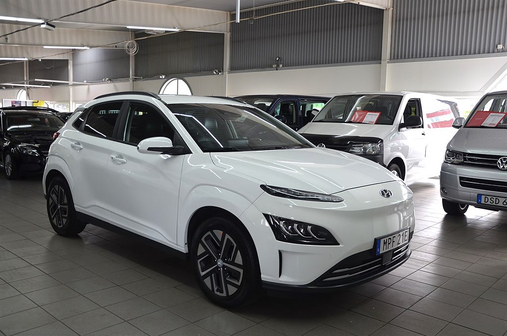 Hyundai Kona 39.2 kWh 136hk Essential *Låga Mil*