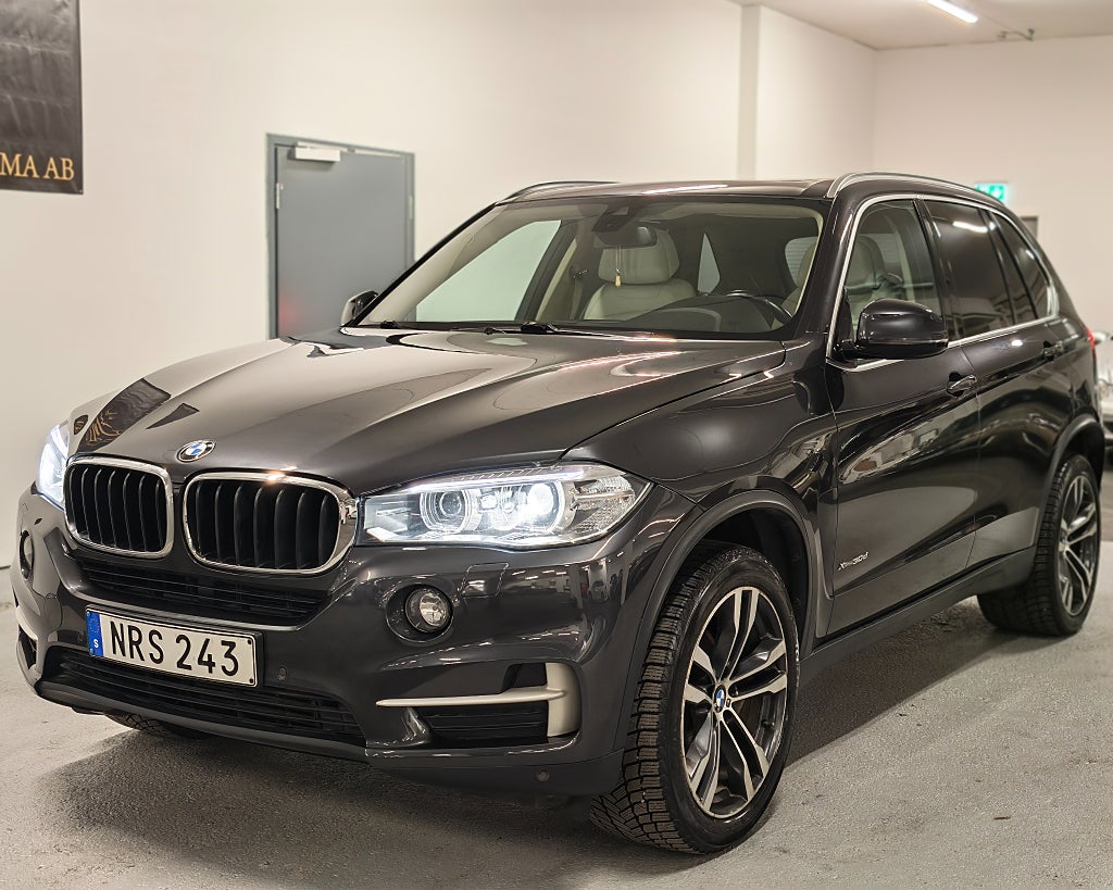 BMW X5 xDrive30d Steptronic 1ÅRSGARANTI/PANO/HK/D-värmare/DRAG