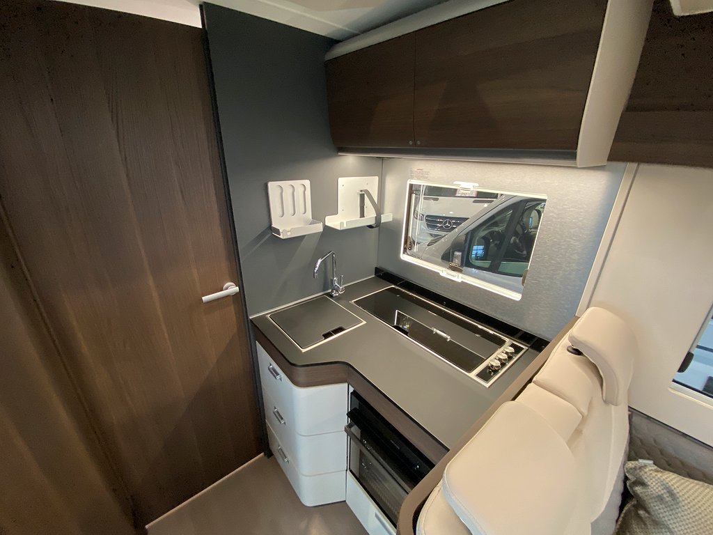 Adria Matrix Supreme 670 SL / Taksäng / Alde / Aut 180hk/Ugn - Adria