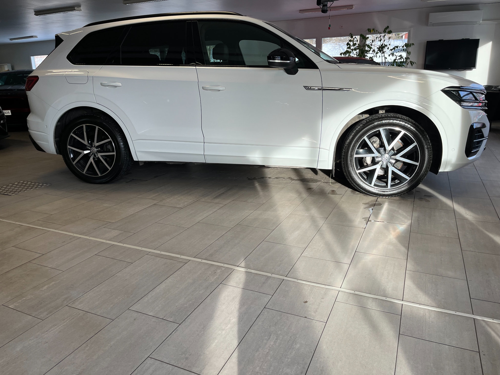 Volkswagen Touareg 2019, bild 2/39