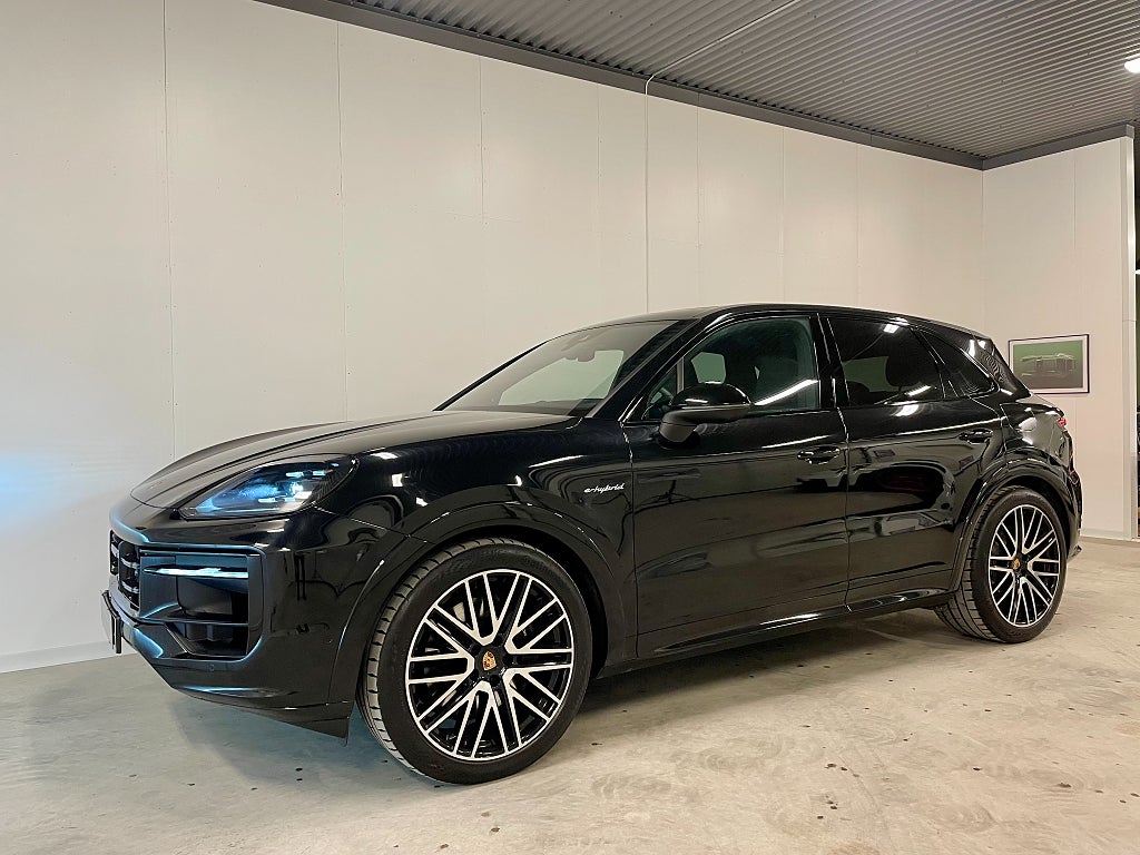 Porsche Cayenne E-Hybrid - Sportdesign/Helläder/BOSE/Moms