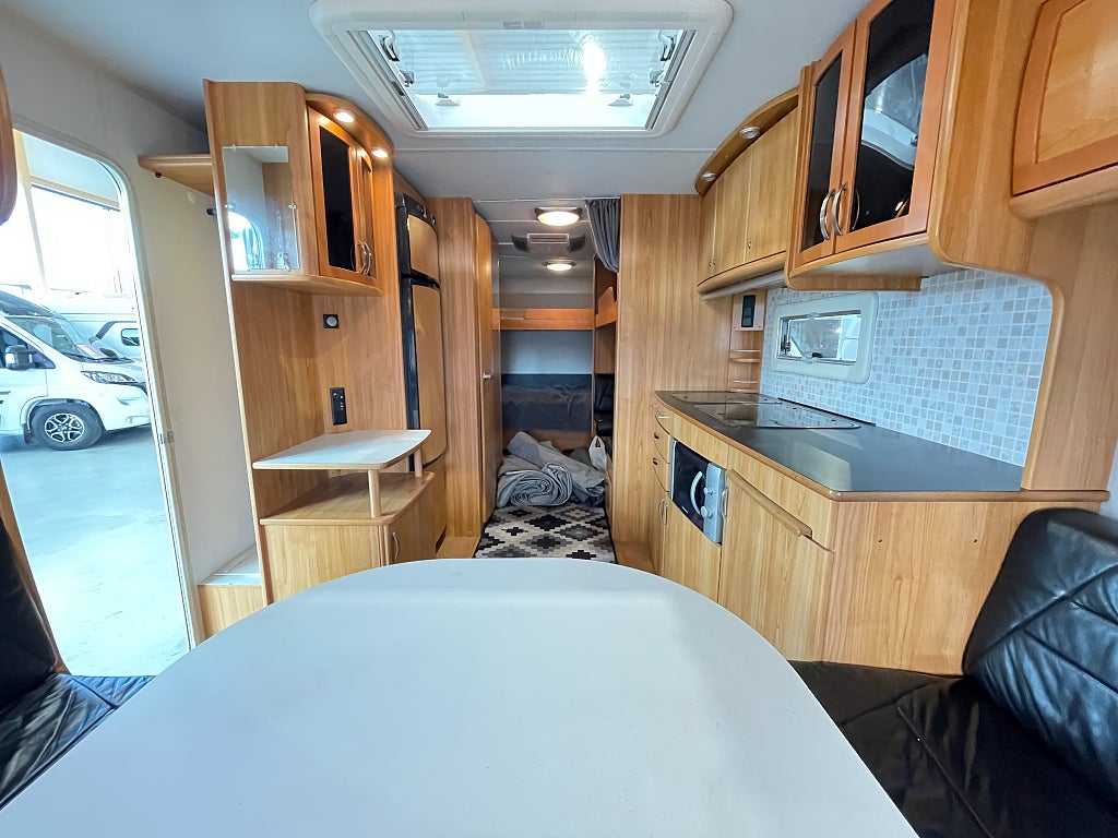 Polar 680 /Barnkammare/Förtält/AC/ALDE/7 bäddar/Fint skick - Polar