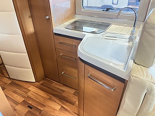 Husbil-integrerad Niesmann ARTO 79 LE 16 av 29