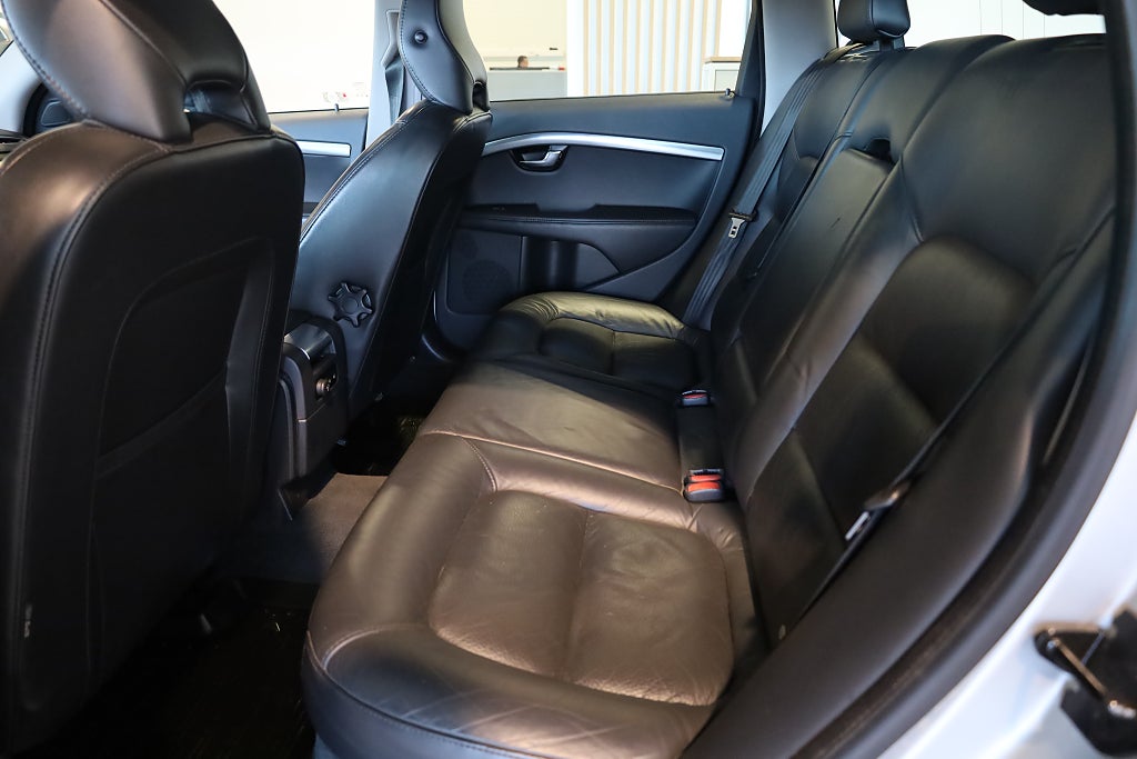 Volvo V70 D5 AWD Geartronic Summum Lucka Drag Navi Värmare 2012