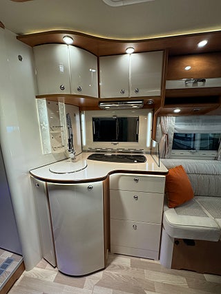 Husbil-integrerad Autostar PRESTIGE I730LJ 180HK AUT 8 av 21