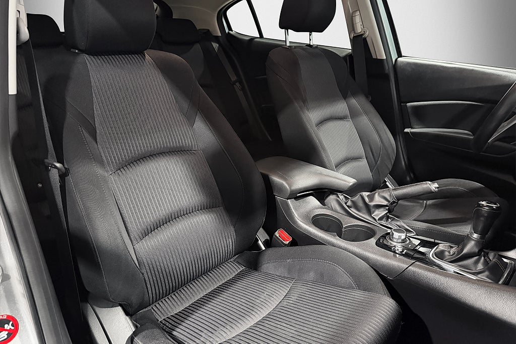 Mazda 3 Sport 2,0 SKYACTIV-G 120hk Vision Navi P-sensorer 2016