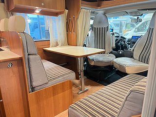 Husbil-halvintegrerad Carado T 348 8 av 21