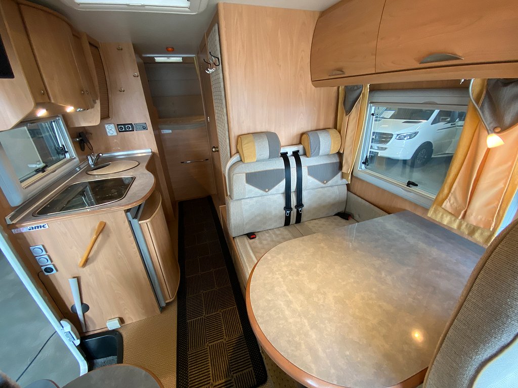 Bürstner i 640 Elegance / ALDE / Solcell / B-kort / Dragkrok - Bürstner