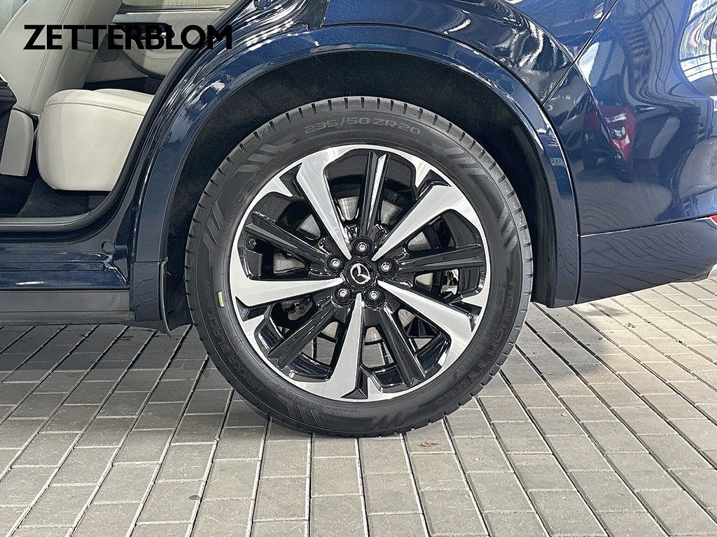 SUV Mazda CX-60 13 av 16