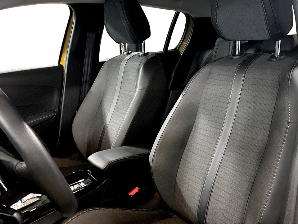 Bild på Peugeot 208 Allure 1.2 PT 100hk Aut B-KAMERA CARPLAY
