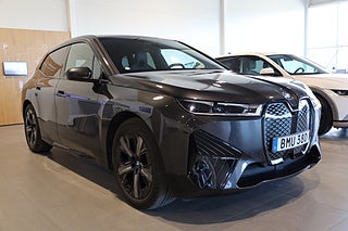 SUV BMW iX 4 av 32