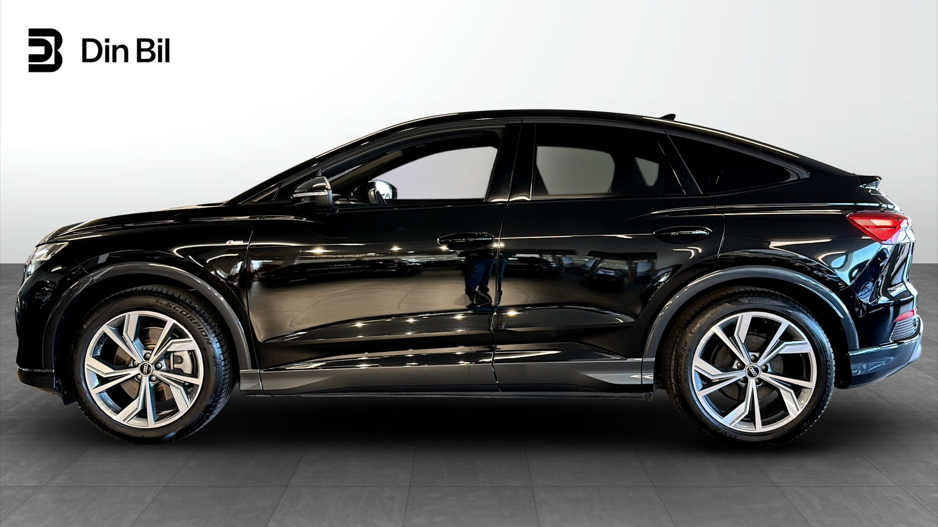 Audi Q4 e-tron SPORTBACK 40 S-Line 2024, photo 2/57