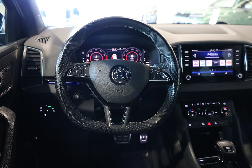Skoda Karoq 2.0 TSI Sportline 4x4 AUT Drag Värmare Kamera Canton 2019