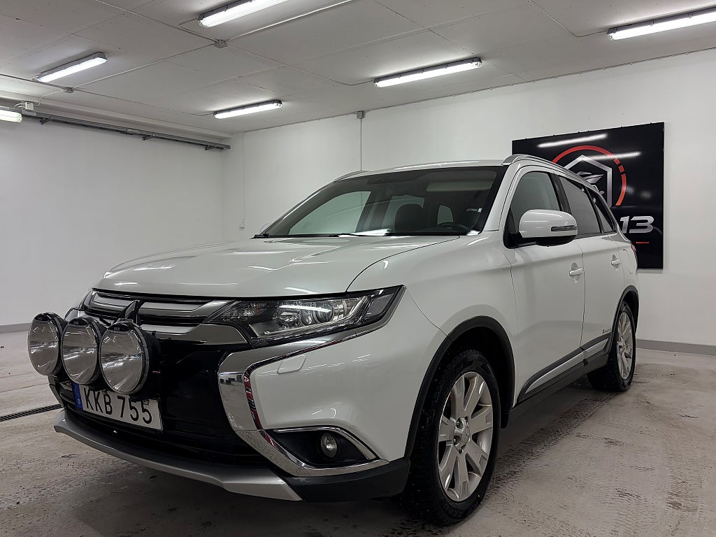 Mitsubishi Outlander 2.2 Di-D City 4,99% Ränta! *Extraljus,Dragkrok m.m