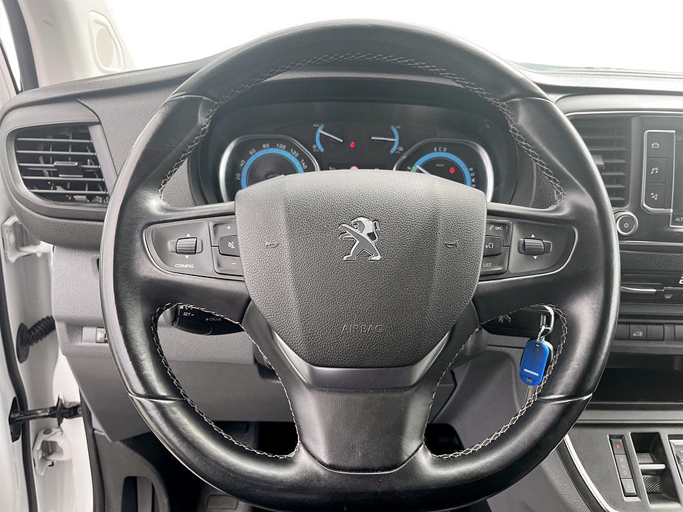 Bild på Peugeot e-Expert PRO+ 75kWh 136hk Aut L3 B-KAMERA NAVI
