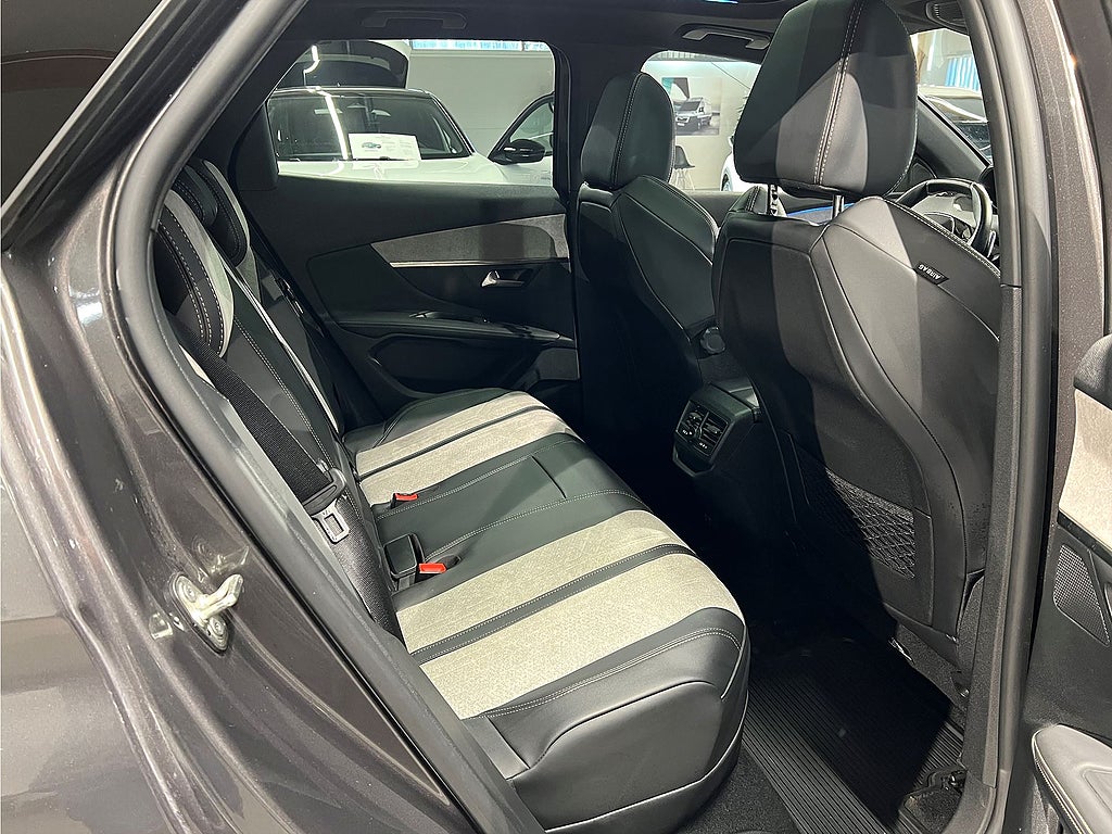 Bild på Peugeot 3008 GT Hybrid4 300hk Aut 4WD - PANO, NAVI, CARPLAY