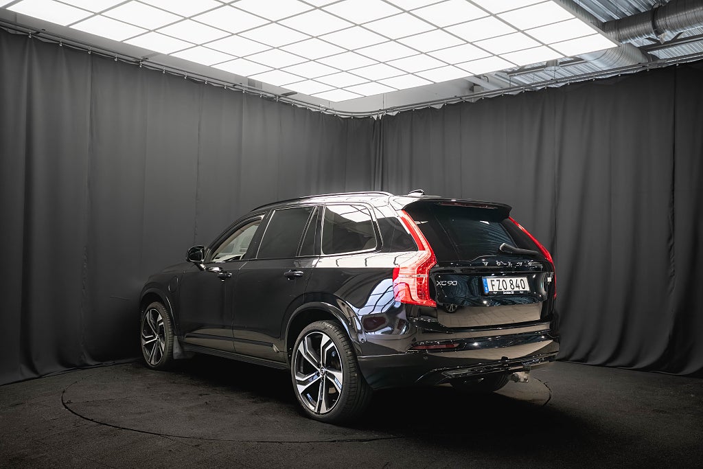 Volvo XC90 Recharge T8 AWD ULTIMATE DARK 7-sits B&W LUFT 22'' MOMS