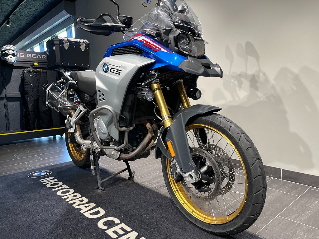 BMW F850GS Adventure / 3,45% ränta /Toppbox / Extraljus / Motorbågar
