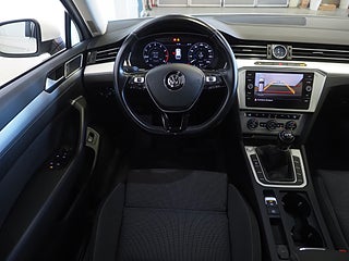 Kombi Volkswagen Passat 15 av 23