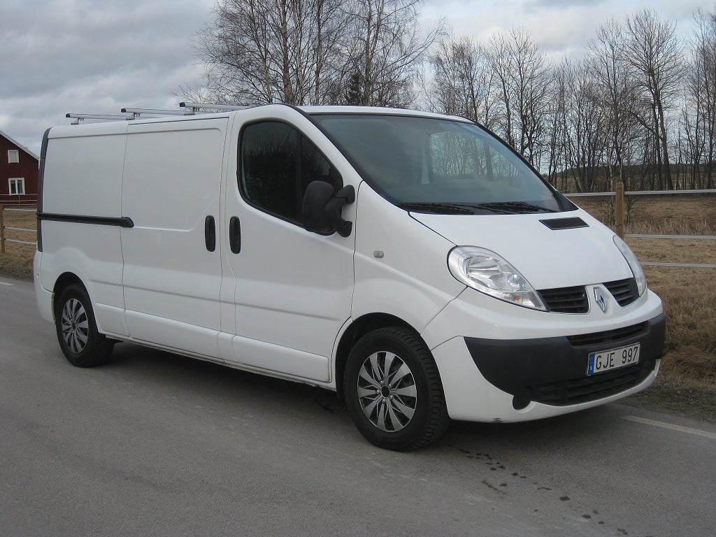 Renault trafic Skåpbil 2.9t 2.0 dCi Euro 4 Lastar 1060Kg Drag