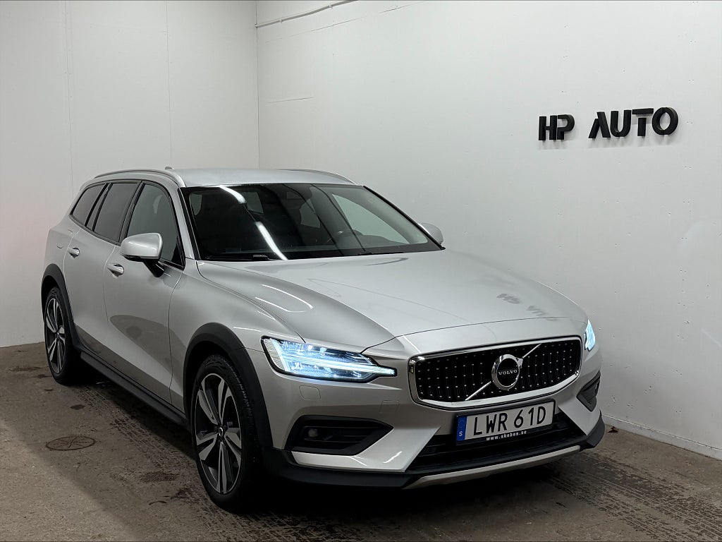 Volvo V60 Cross Country D4 AWD Momentum Drag D-värm Voc Navi B-kamera